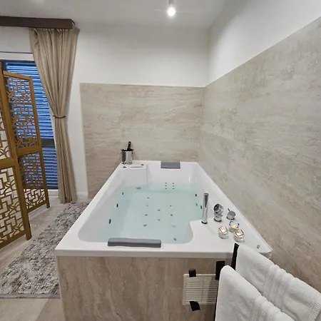 Luxury Ane شقة زادار