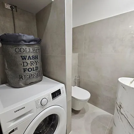 Luxury Ane *
