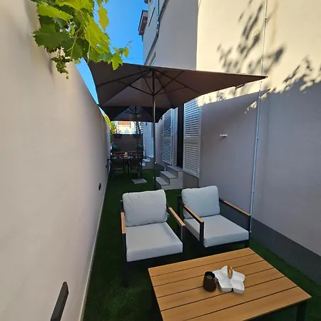 Luxury Ane *